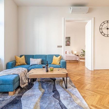 Апартаменти Stylish Luxury Flat In Old Town Братислава Екстер'єр фото