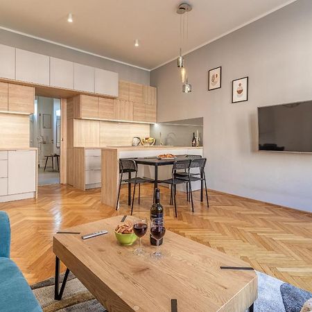 Апартаменти Stylish Luxury Flat In Old Town Братислава Екстер'єр фото