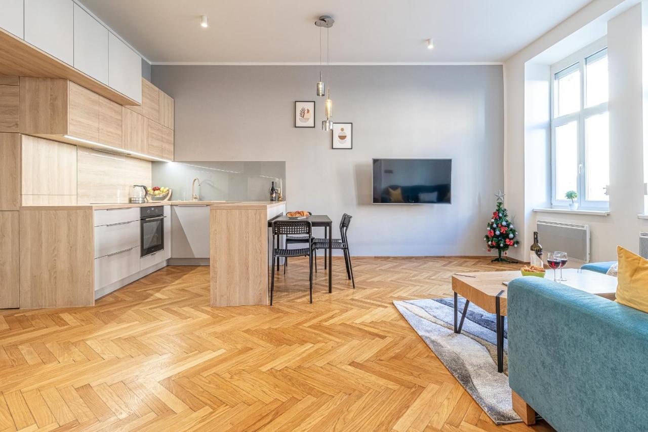 Апартаменти Stylish Luxury Flat In Old Town Братислава Екстер'єр фото