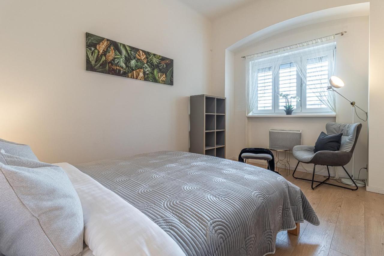 Апартаменти Stylish Luxury Flat In Old Town Братислава Екстер'єр фото
