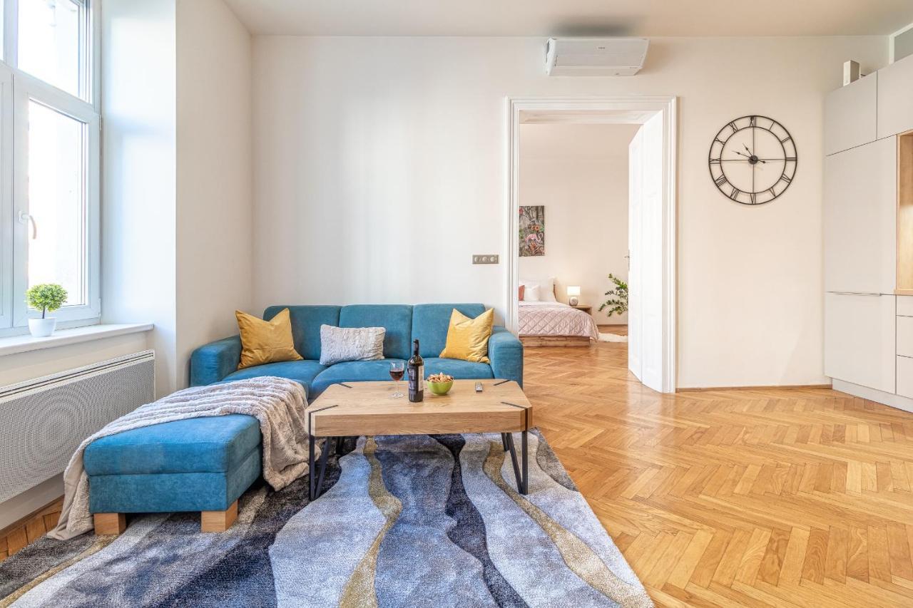 Апартаменти Stylish Luxury Flat In Old Town Братислава Екстер'єр фото